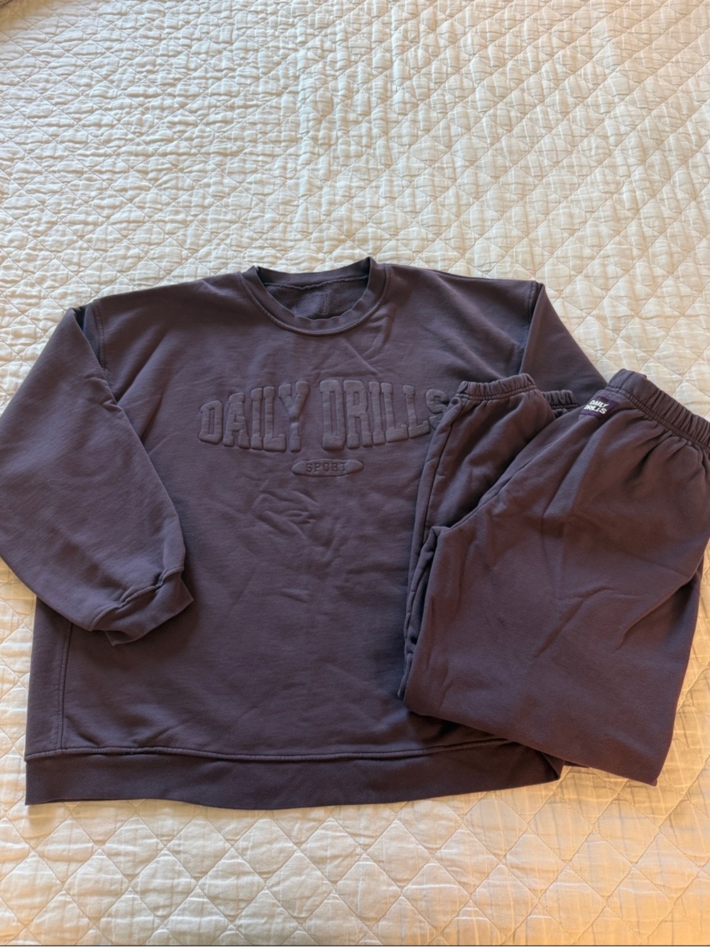 Daily Drills Crewneck Sweatshirt & Joggers